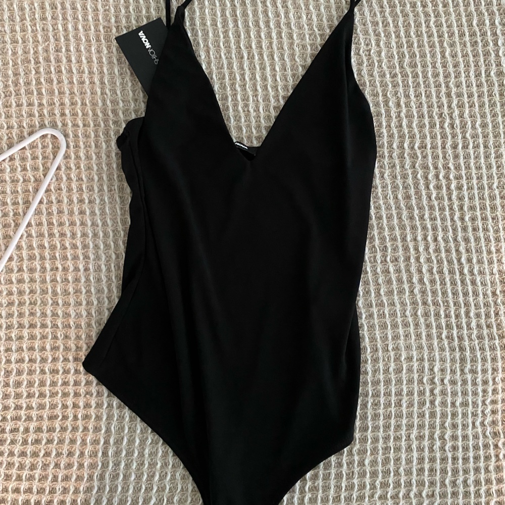 Black Small Fashion Nova Bodysuit, never worn